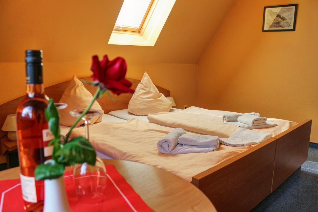 Pension Mola Breege Zimmer foto